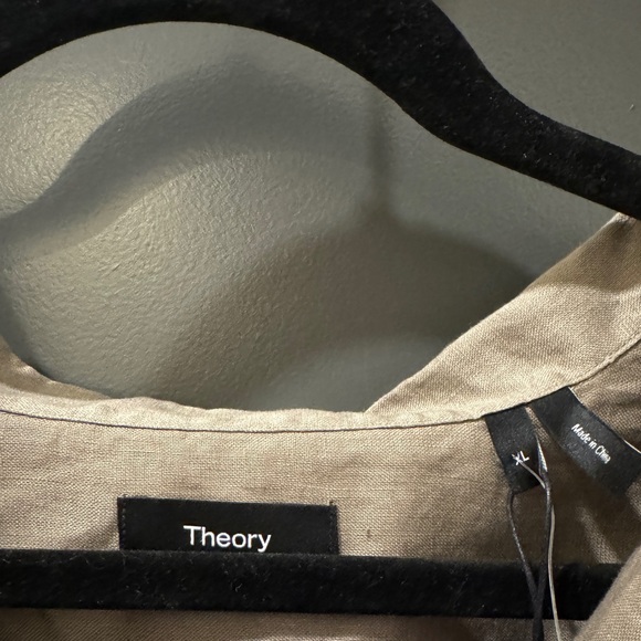 Theory short sleeve Button up shirt - Picture 4 of 4